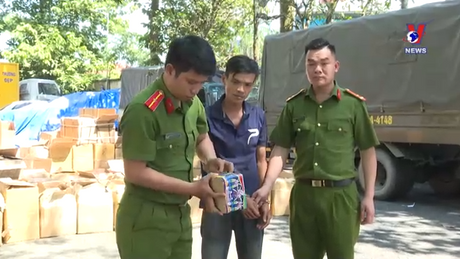 Phá đường dây buôn lậu hơn 3 tấn pháo nổ từ biên giới về TP.HCM