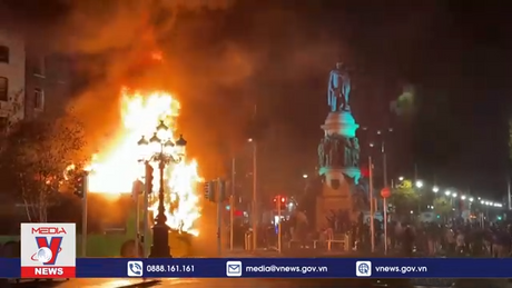 Bạo lực bùng phát ở Ireland