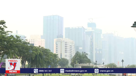 Ô nhiễm gia tăng, mù khô bao phủ TPHCM