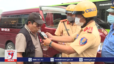 Xung quanh quy định cấm tuyệt đối nồng độ cồn với tài xế