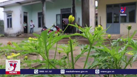 Hai cha con bám trường gieo chữ cho học trò nghèo vùng cao 