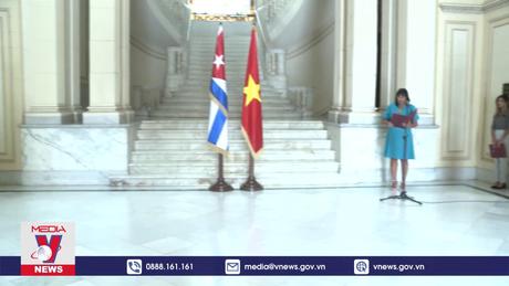 Cuba tặng Huy chương Hữu nghị cho Đại sứ Việt Nam