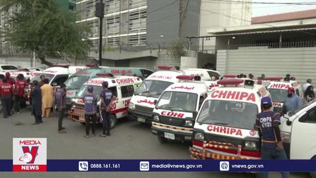 Cháy trung tâm mua sắm tại Pakistan