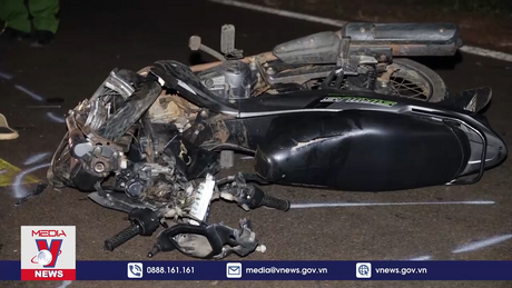 2 xe máy đấu đầu trực diện khiến 2 người tử vong