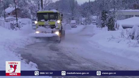 Tuyết rơi dày làm tê liệt giao thông ở Bulgaria