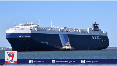 Tàu chở hóa chất thoát nạn sau khi cướp biển tấn công