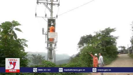 Nghệ An đưa điện lưới quốc gia về các bản biên giới 