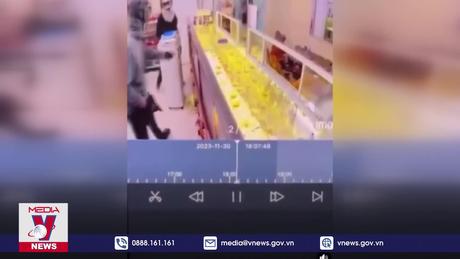 Bắt giữ nghi can dùng súng cướp tiệm vàng tại Trà Vinh