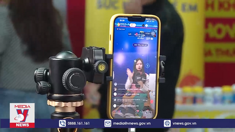 Người tiêu dùng hưởng ứng sự kiện Online Friday