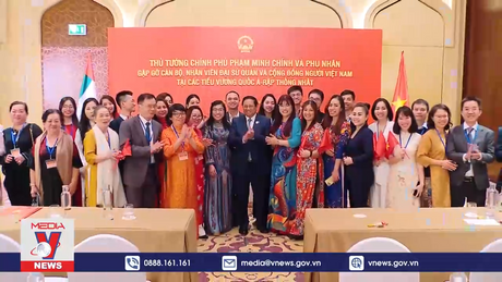 Thủ tướng gặp gỡ cộng đồng người Việt Nam tại UAE