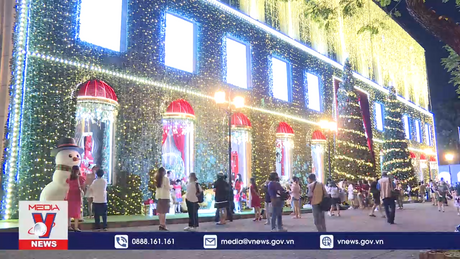 Không khí Giáng sinh sớm tại TP HCM