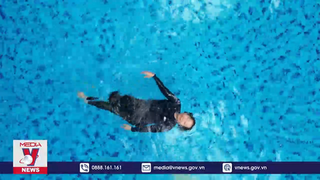 Cụ bà U80 lập Kỷ lục Việt Nam về Aqua Yoga