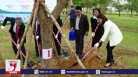 Trồng cây kỉ niệm 50 năm ngoại giao Việt Nam- Nhật Bản