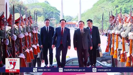 Chủ tịch Quốc hội Vương Đình Huệ hội đàm với Chủ tịch Quốc hội Lào