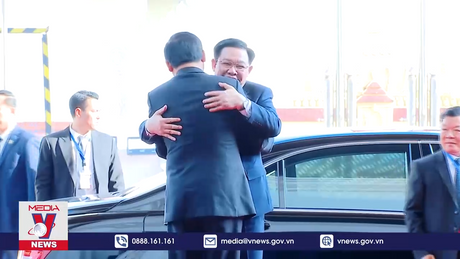 Chủ tịch Quốc hội hội kiến Thủ tướng Lào
