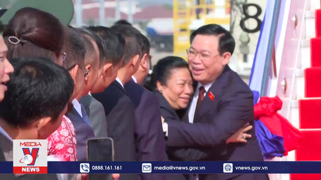 Chủ tịch Quốc hội dự Hội nghị cấp cao Quốc hội ba nước CLV