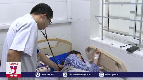 Đốt than sưởi ấm, mẹ con sản phụ nguy kịch