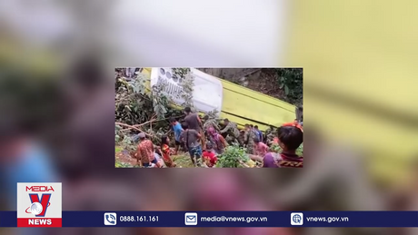 Xe khách lao xuống vực tại Philippines