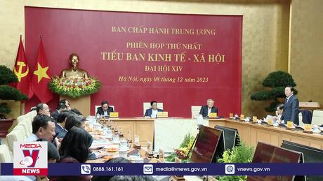 Thủ tướng chủ trì họp Tiểu ban KT-XH Đại hội XIV