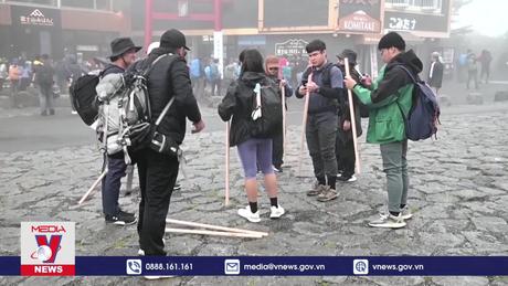 Ứng phó với quá tải du lịch