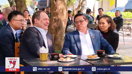 Thủ tướng Việt Nam và Thủ tướng Belarus thăm Cột cờ Hà Nội