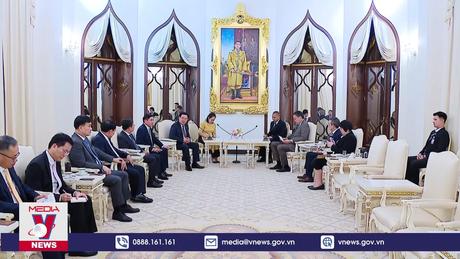 Chủ tịch Quốc hội hội kiến với Thủ tướng Thái Lan