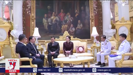 Chủ tịch Quốc hội hội kiến Nhà Vua Thái Lan