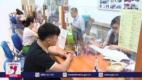 Không yêu cầu nộp sổ hộ khẩu, sổ tạm trú khi thực hiện các thủ tục của ngành BHXH