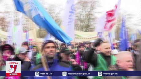 Lộ trình tăng lương khu vực công ở Đức