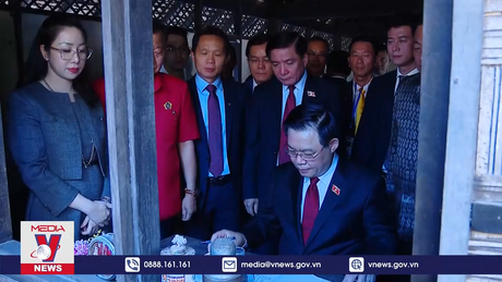 Chủ tịch Quốc hội thăm Khu di tích Chủ tịch Hồ Chí Minh