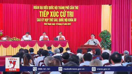 Thủ tướng tiếp xúc cử tri tại Cần Thơ