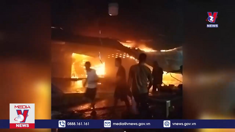 Chợ Thống Nhất bốc cháy trong đêm, nhiều tài sản bị thiêu rụi 