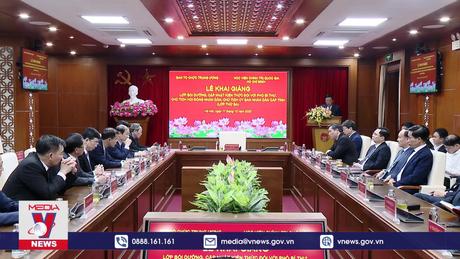  Bồi dưỡng kiến thức đối với Phó Bí thư, Chủ tịch HĐND, UBND cấp tỉnh