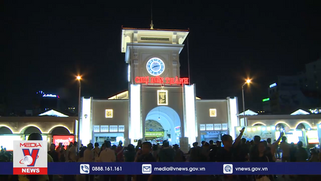 Khám phá tour “Quận 1 – Sắc màu đêm”