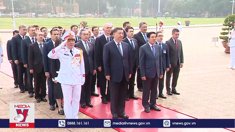 Tổng Bí thư, Chủ tịch nước Trung Quốc Tập Cận Bình vào Lăng viếng Chủ tịch Hồ Chí Minh