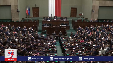 Chính phủ Ba Lan vượt qua bỏ phiếu tín nhiệm