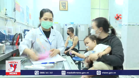 TPHCM mòn mỏi chờ vaccine tiêm chủng mở rộng