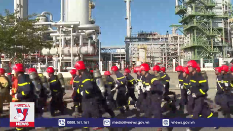 Diễn tập tình huống cháy nổ nhà máy hóa chất