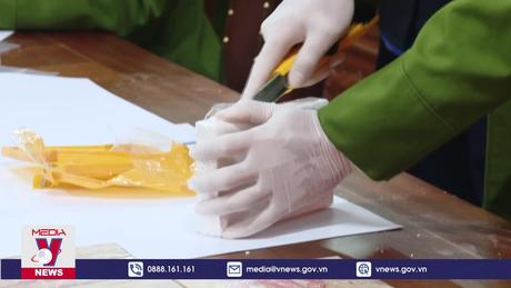 Lai Châu bắt 2 đối tượng vận chuyển 16 bánh heroin