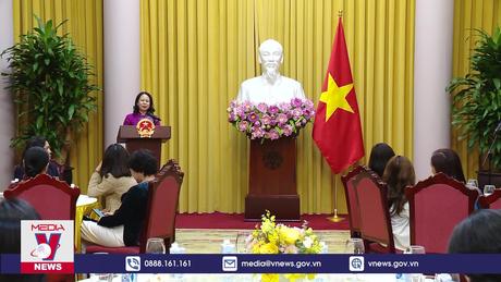Phó Chủ tịch nước gặp gỡ những tấm lòng vàng nhân ái