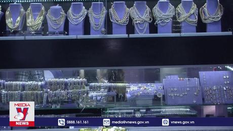 Hàng xa xỉ vẫn được ưa chuộng dịp cuối năm