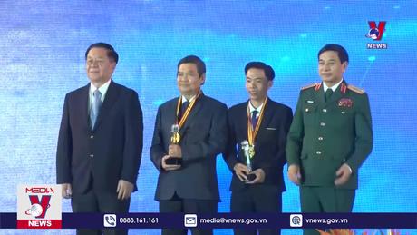 Trao giải cuộc thi và triển lãm ảnh nghệ thuật “Tổ quốc bên bờ sóng” 