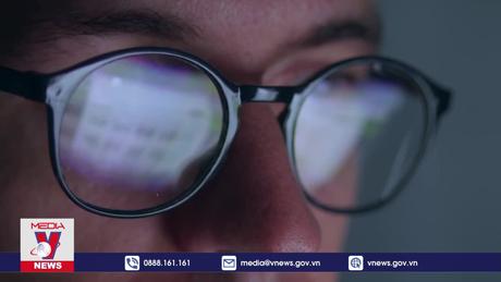 Màn hình máy tính dễ gây cận thị hơn điện thoại