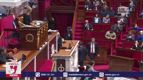 Pháp thông qua luật nhập cư