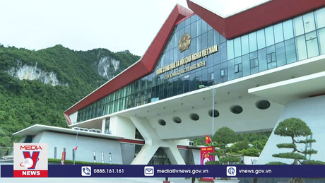 Trên 1,3 triệu lượt khách xuất nhập cảnh qua CKQT Hữu Nghị