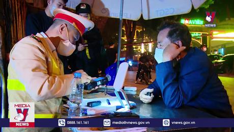 Tăng cường xử lý vi phạm nồng độ cồn dịp cuối năm 