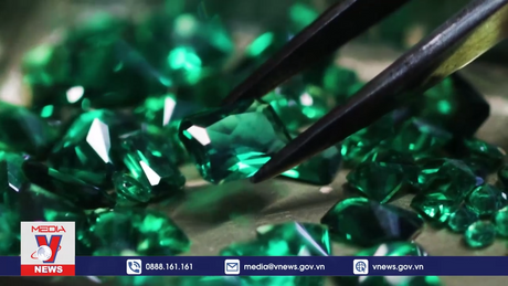 Sự lên ngôi của đá quý nhân tạo