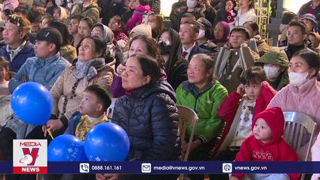 Rộn ràng không khí đêm Giáng sinh tại Nam Định