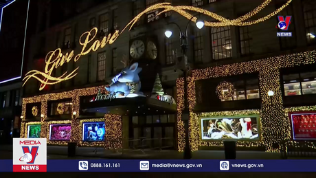 Người dân Mỹ hối hả mua sắm dịp nghỉ lễ cuối năm