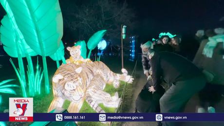 Rừng nhiệt đới “tỏa sáng” tại Paris